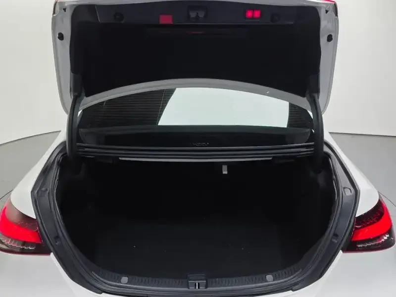 2022 Mercedes-Benz E-Класс с пробегом 61 859 км