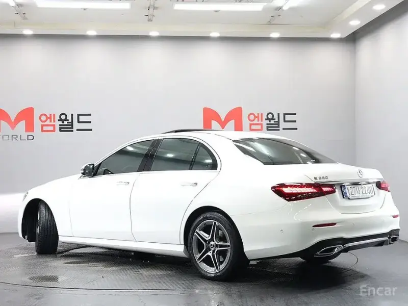 2023 Mercedes-Benz E-Класс с пробегом 27 236 км