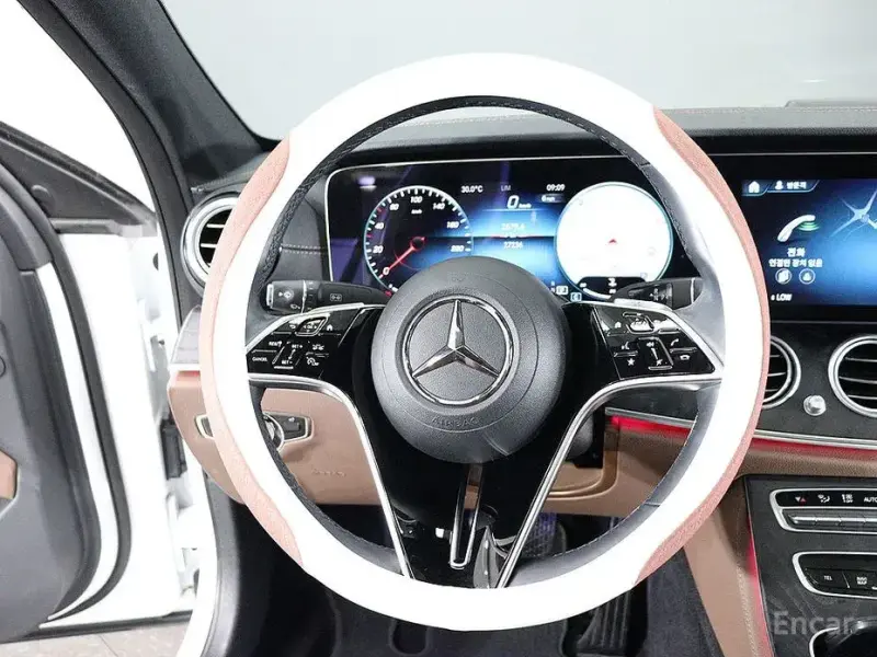 2023 Mercedes-Benz E-Класс с пробегом 27 236 км