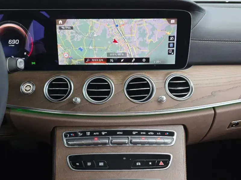 2021 Mercedes-Benz E-Класс с пробегом 57 809 км