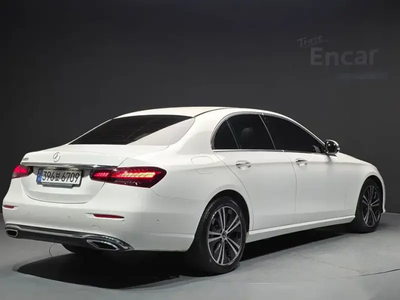 2022 Mercedes-Benz E-Класс с пробегом 55 345 км