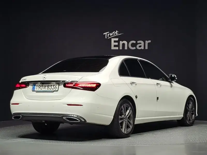 2023 Mercedes-Benz E-Класс с пробегом 19 109 км