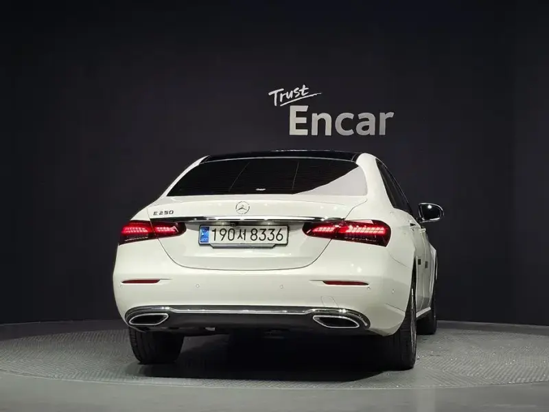2023 Mercedes-Benz E-Класс с пробегом 19 109 км