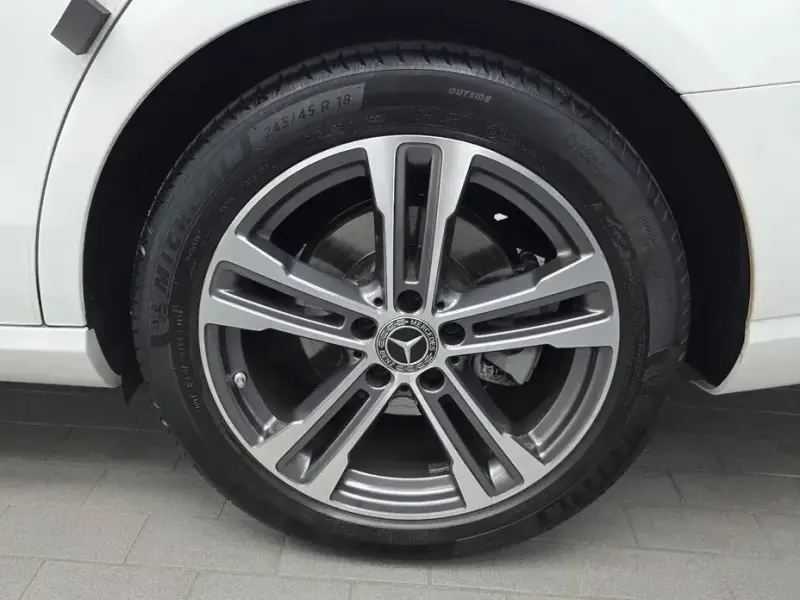 2023 Mercedes-Benz E-Класс с пробегом 19 109 км
