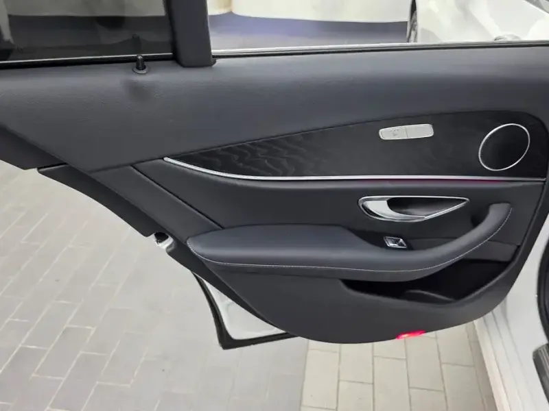 2023 Mercedes-Benz E-Класс с пробегом 19 109 км