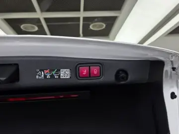 2023 Mercedes-Benz E-Класс с пробегом 19 109 км