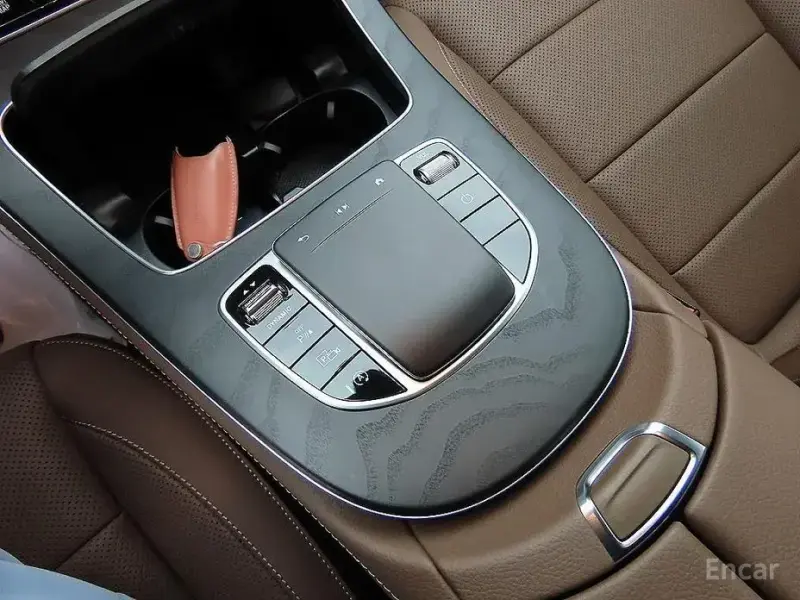 2022 Mercedes-Benz E-Класс с пробегом 14 327 км