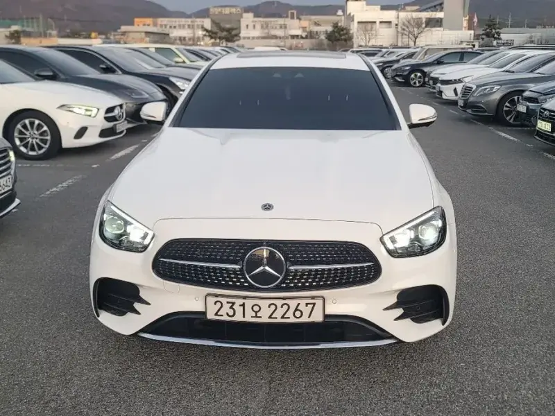 2023 Mercedes-Benz E-Класс с пробегом 24 099 км