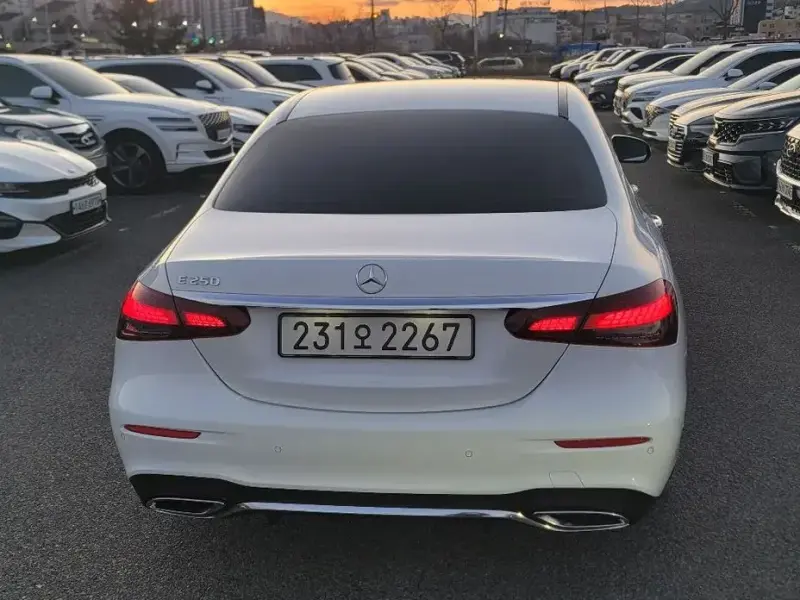 2023 Mercedes-Benz E-Класс с пробегом 24 099 км