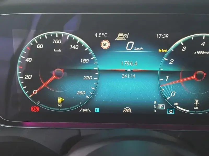 2023 Mercedes-Benz E-Класс с пробегом 24 099 км