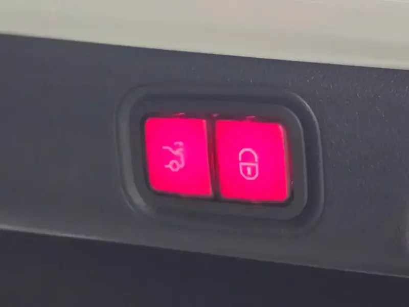 2021 Mercedes-Benz E-Класс с пробегом 27 280 км