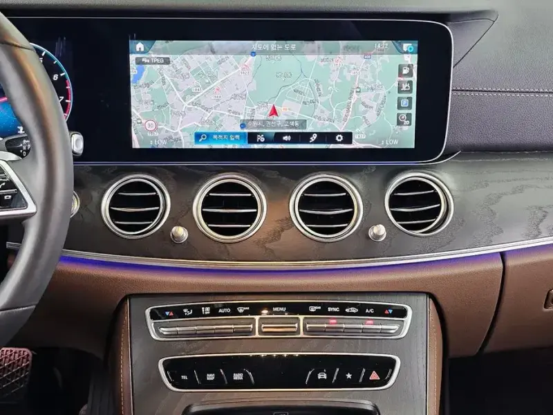 2022 Mercedes-Benz E-Класс с пробегом 20 990 км