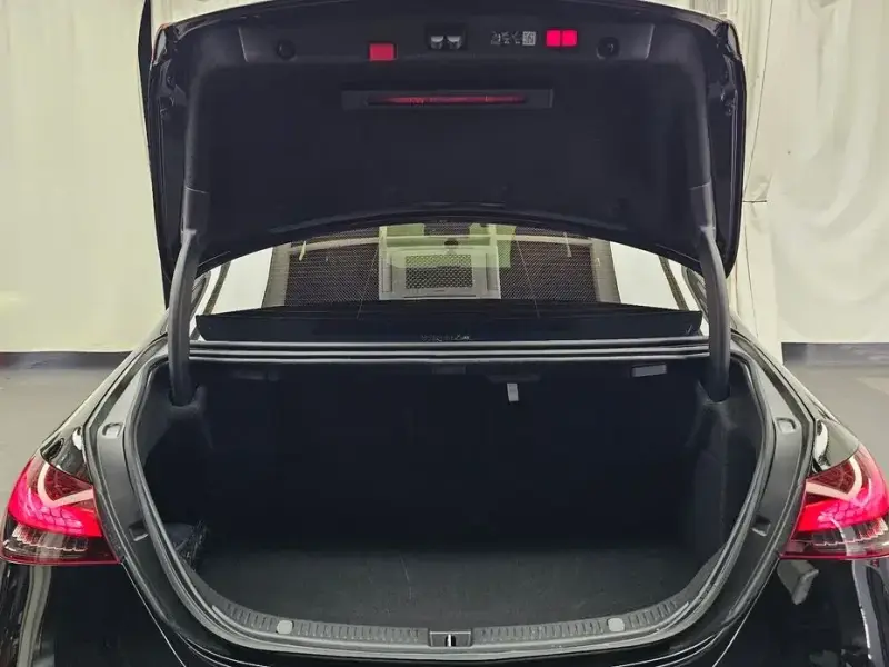 2022 Mercedes-Benz E-Класс с пробегом 20 990 км