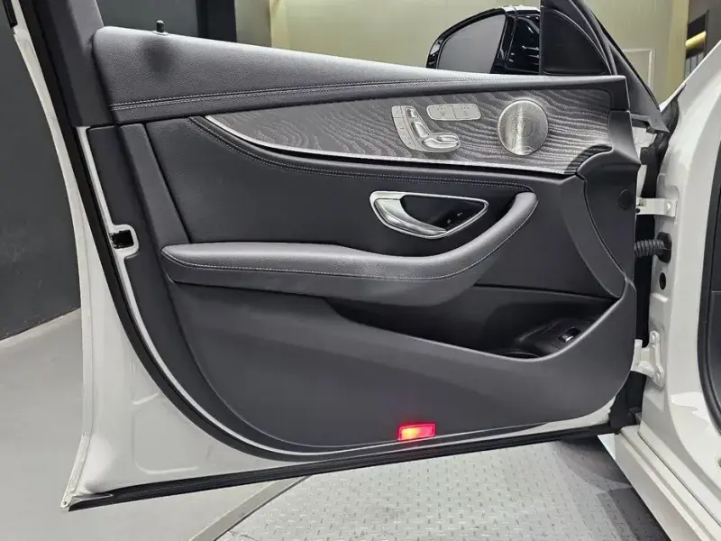 2022 Mercedes-Benz E-Класс с пробегом 29 332 км