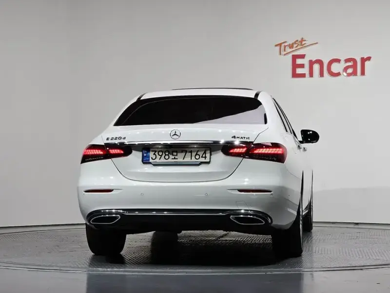 2023 Mercedes-Benz E-Класс с пробегом 56 414 км