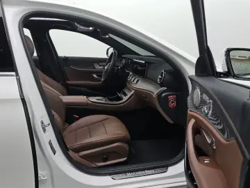 2023 Mercedes-Benz E-Класс с пробегом 43 532 км