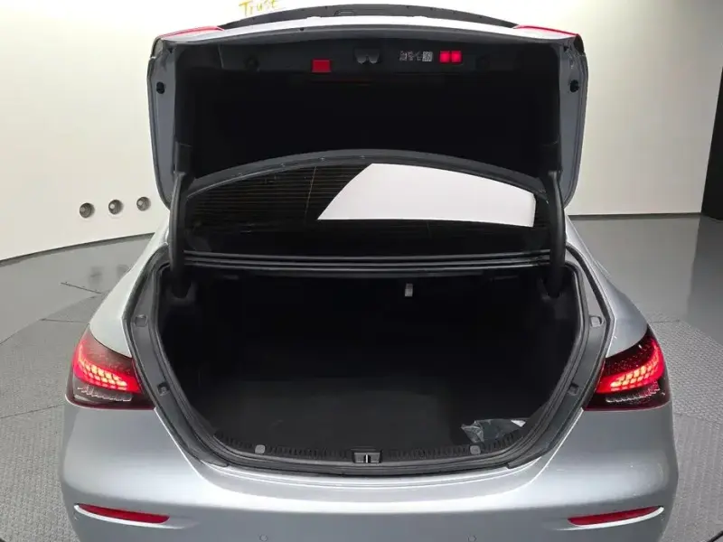 2023 Mercedes-Benz E-Класс с пробегом 32 062 км