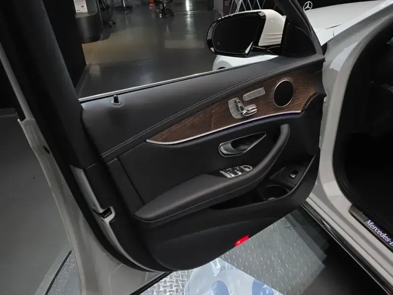 2022 Mercedes-Benz E-Класс с пробегом 25 704 км