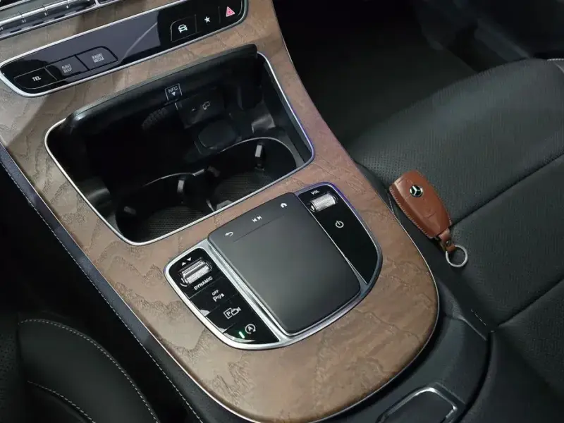2022 Mercedes-Benz E-Класс с пробегом 25 704 км