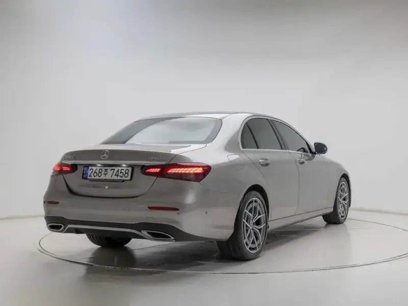 2022 Mercedes-Benz E-Класс с пробегом 14 358 км