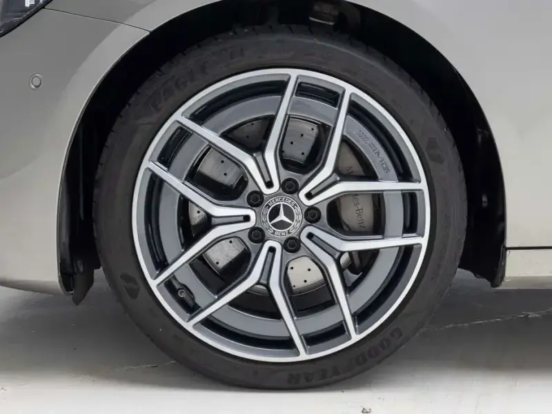 2022 Mercedes-Benz E-Класс с пробегом 14 358 км