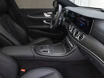 2022 Mercedes-Benz E-Класс с пробегом 14 358 км