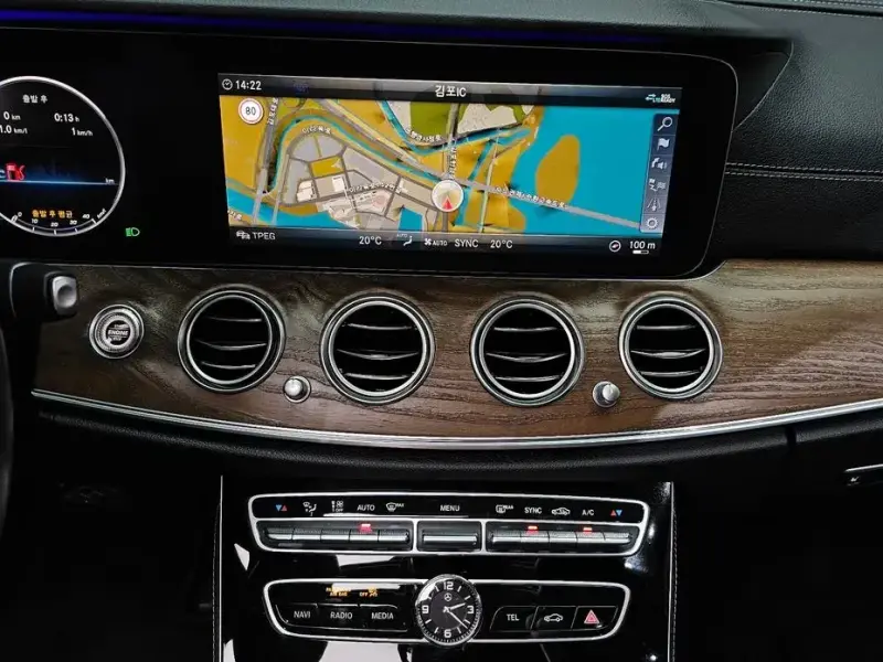 2020 Mercedes-Benz E-Класс с пробегом 64 281 км