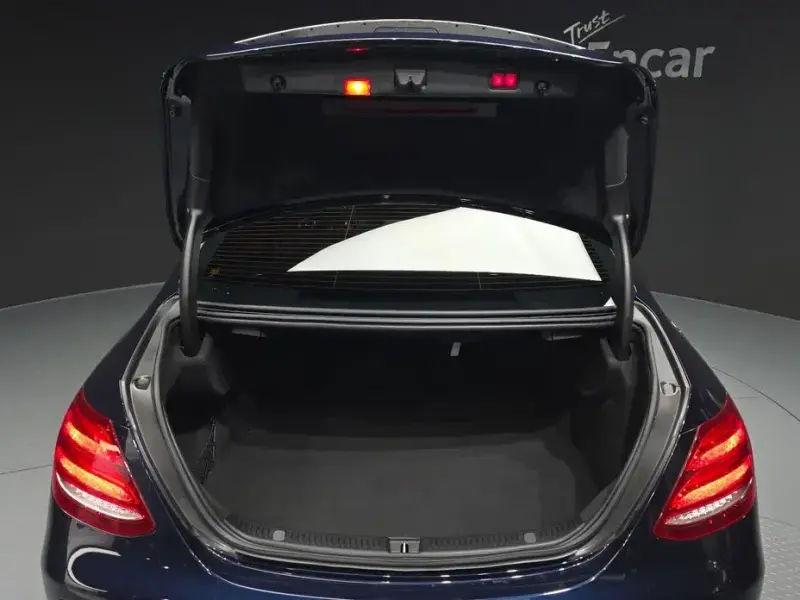 2019 Mercedes-Benz E-Класс с пробегом 64 219 км