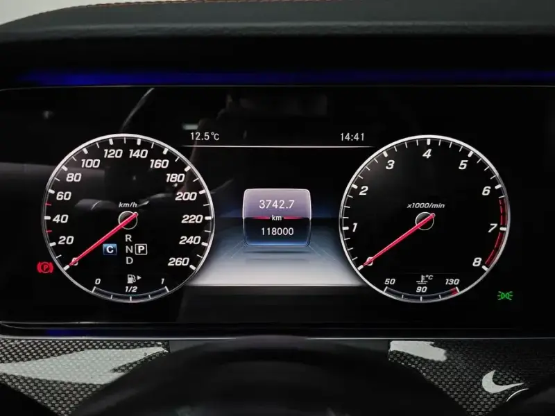 2020 Mercedes-Benz E-Класс с пробегом 118 000 км