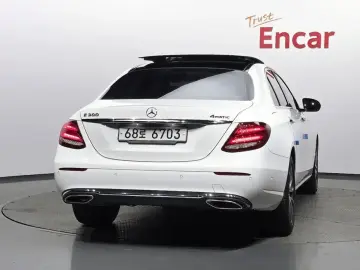 2018 Mercedes-Benz E-Класс с пробегом 122 865 км