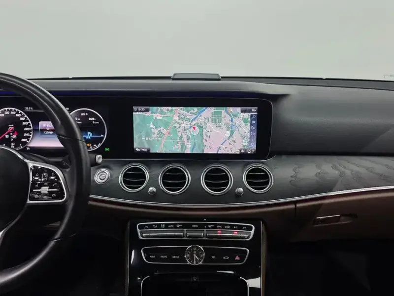 2018 Mercedes-Benz E-Класс с пробегом 122 865 км