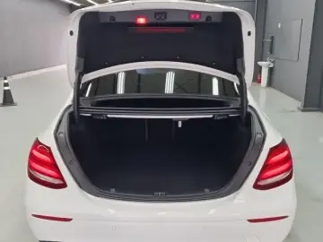 2020 Mercedes-Benz E-Класс с пробегом 141 038 км