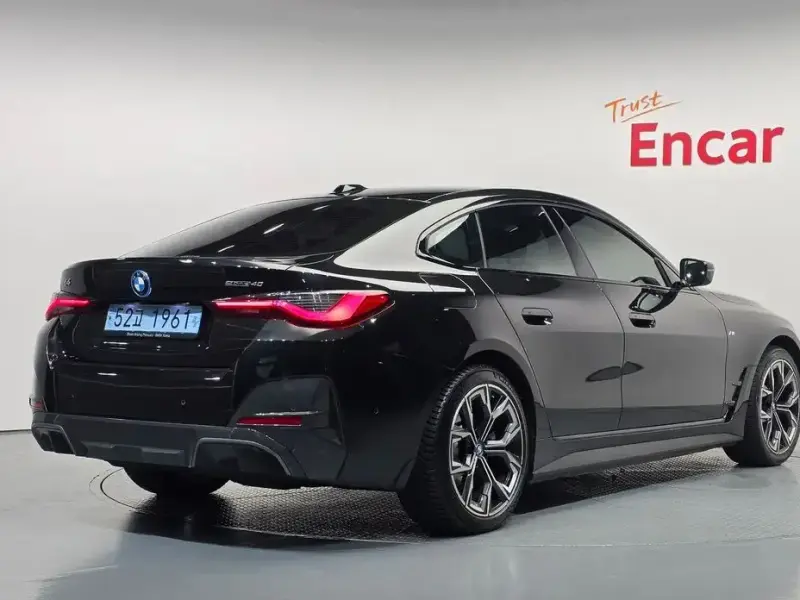 2022 BMW i4 с пробегом 41 600 км