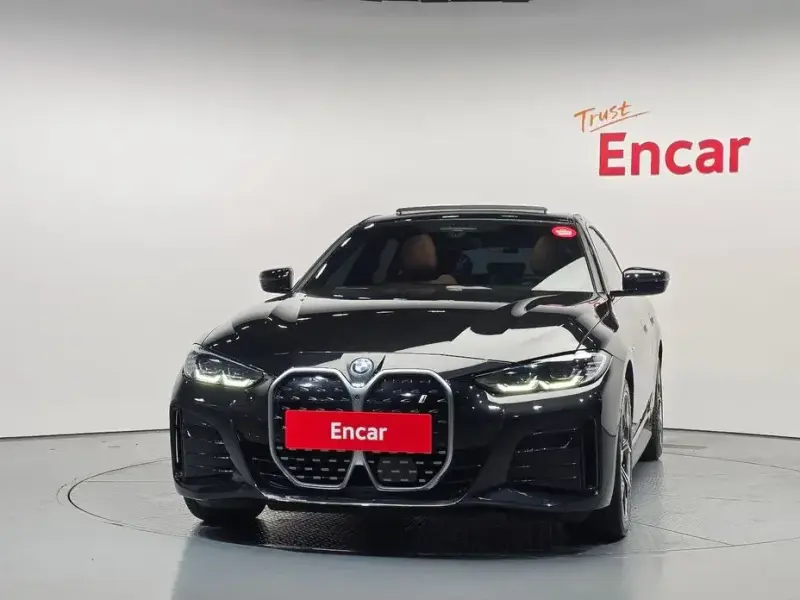 2022 BMW i4 с пробегом 41 600 км
