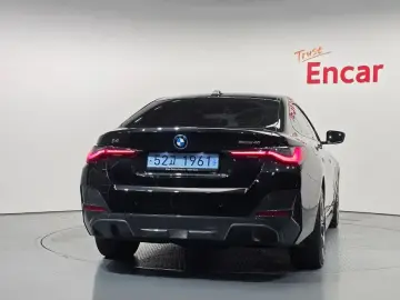 2022 BMW i4 с пробегом 41 600 км