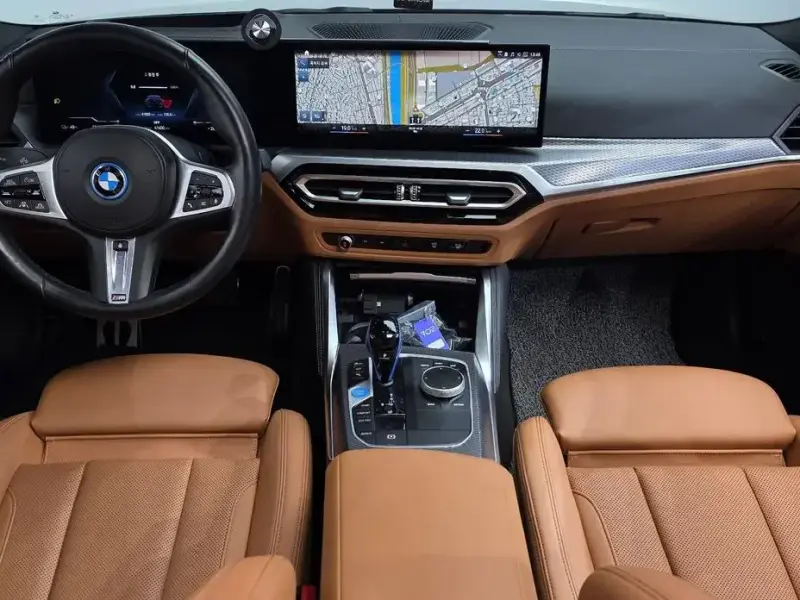 2022 BMW i4 с пробегом 41 600 км