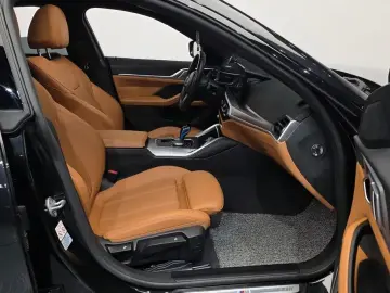 2022 BMW i4 с пробегом 41 600 км