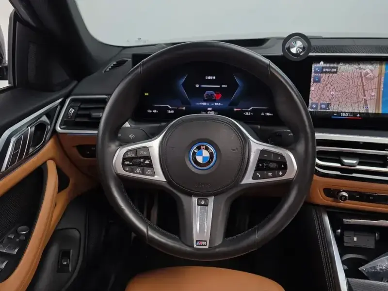2022 BMW i4 с пробегом 41 600 км