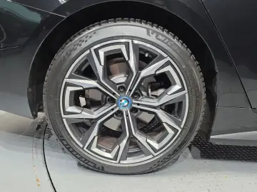 2022 BMW i4 с пробегом 41 600 км