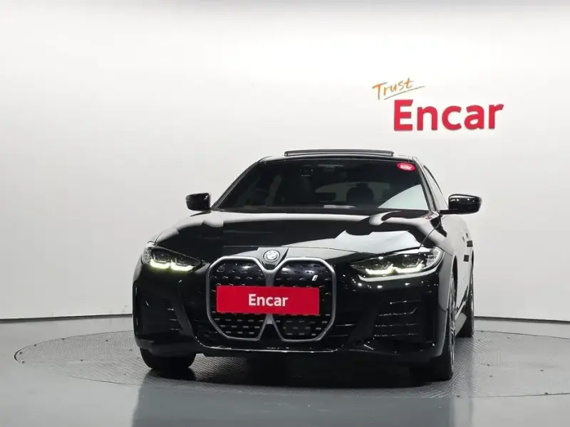 2022 BMW i4 с пробегом 55 352 км
