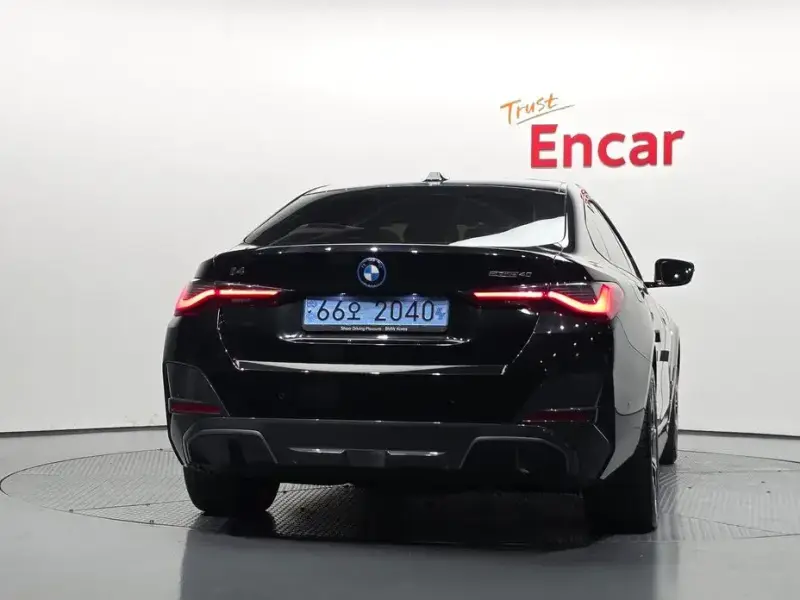 2022 BMW i4 с пробегом 55 352 км