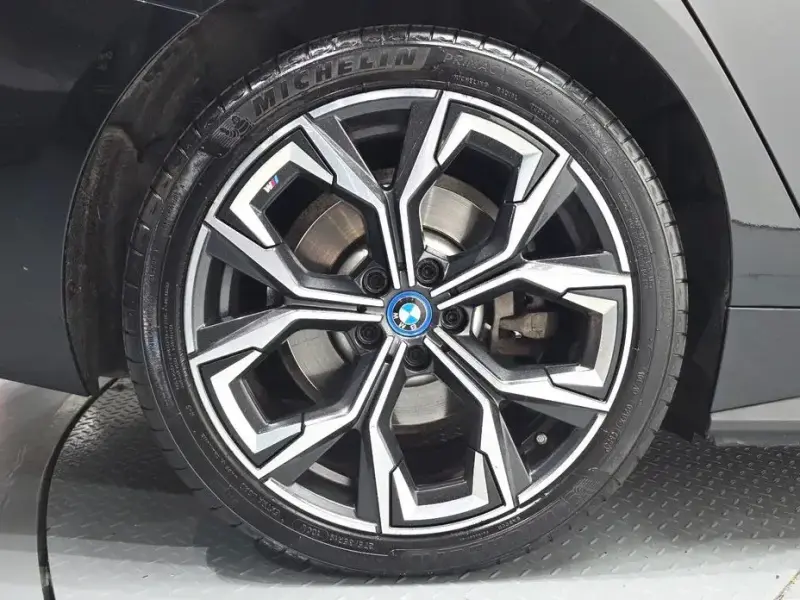 2022 BMW i4 с пробегом 55 352 км
