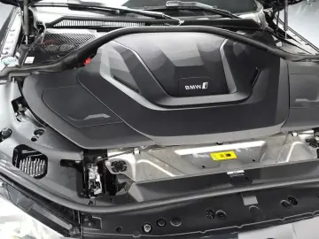 2022 BMW i4 с пробегом 55 352 км