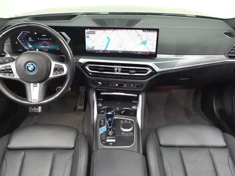 2022 BMW i4 с пробегом 55 352 км