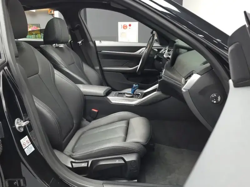2022 BMW i4 с пробегом 55 352 км