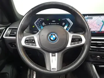 2022 BMW i4 с пробегом 55 352 км