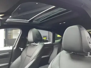 2022 BMW i4 с пробегом 55 352 км