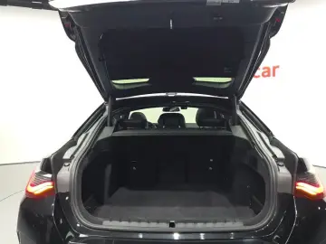2022 BMW i4 с пробегом 55 352 км