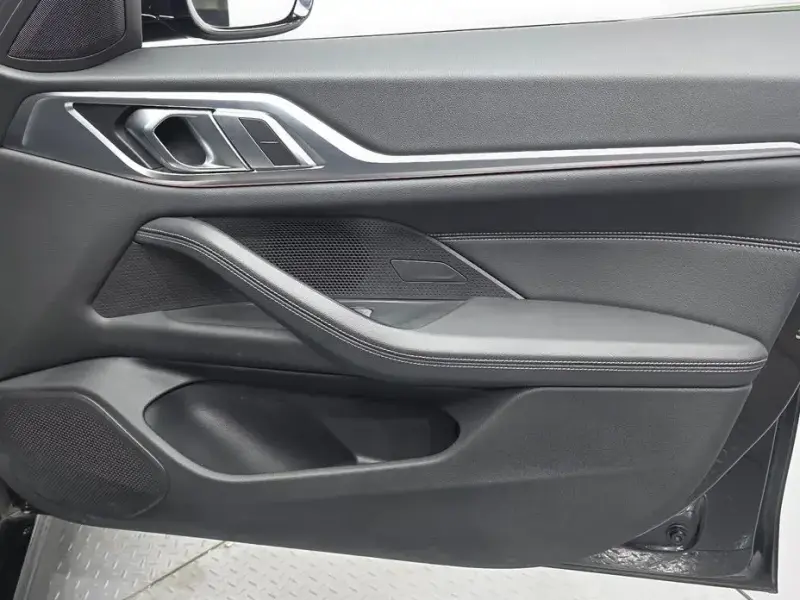 2022 BMW i4 с пробегом 55 352 км