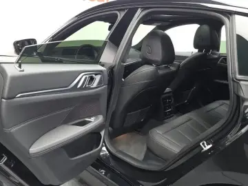 2022 BMW i4 с пробегом 55 352 км